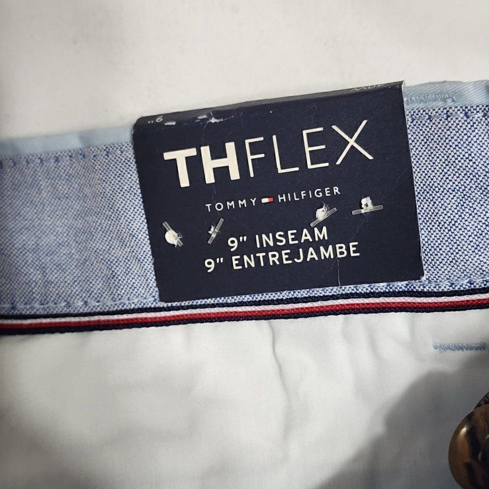 Tommy Hilfiger TH Flex Men’s Flat Front 9" Chino Shorts Blue 40" - Picture 2 of 4